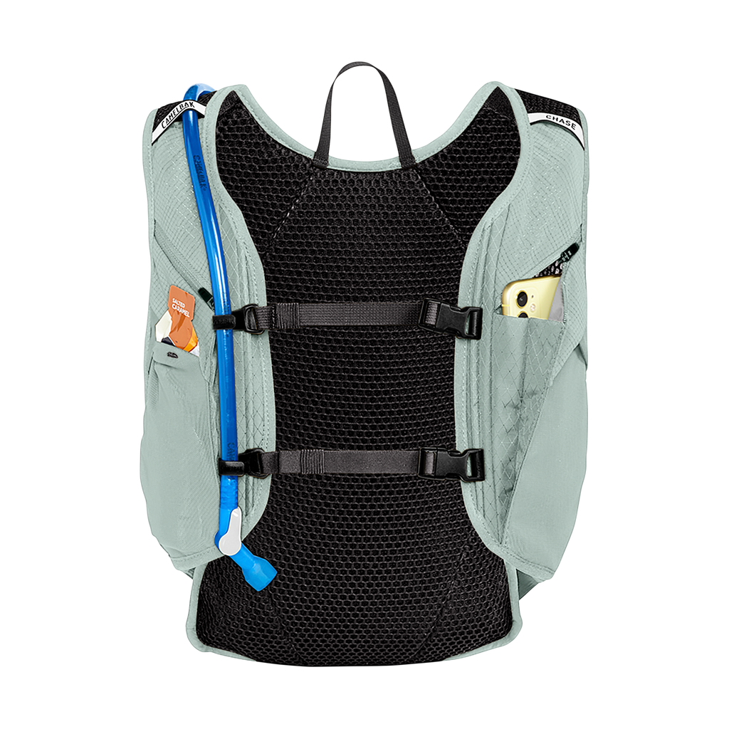Chase Adventure 8 Vest 70oz, Silver Mist