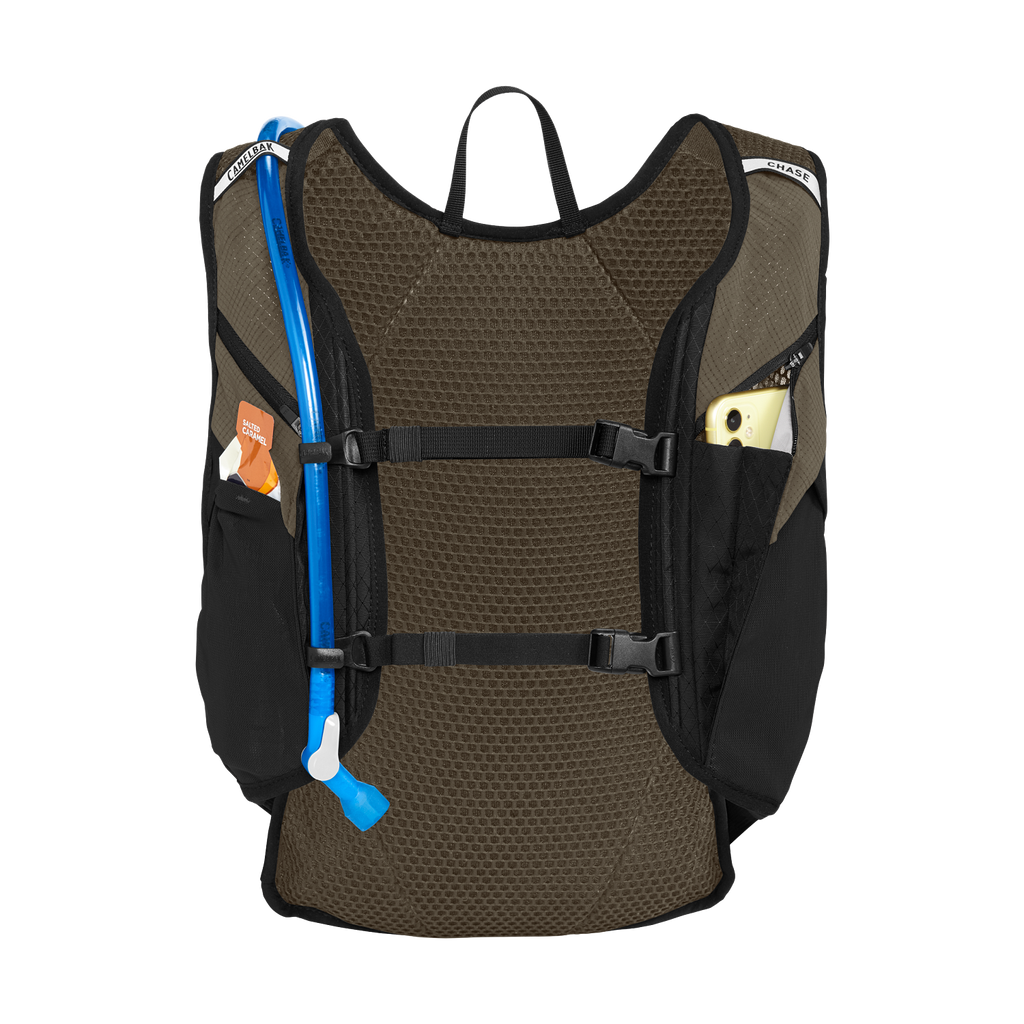 Chase Adventure 8 Vest 70oz, Black/Earth