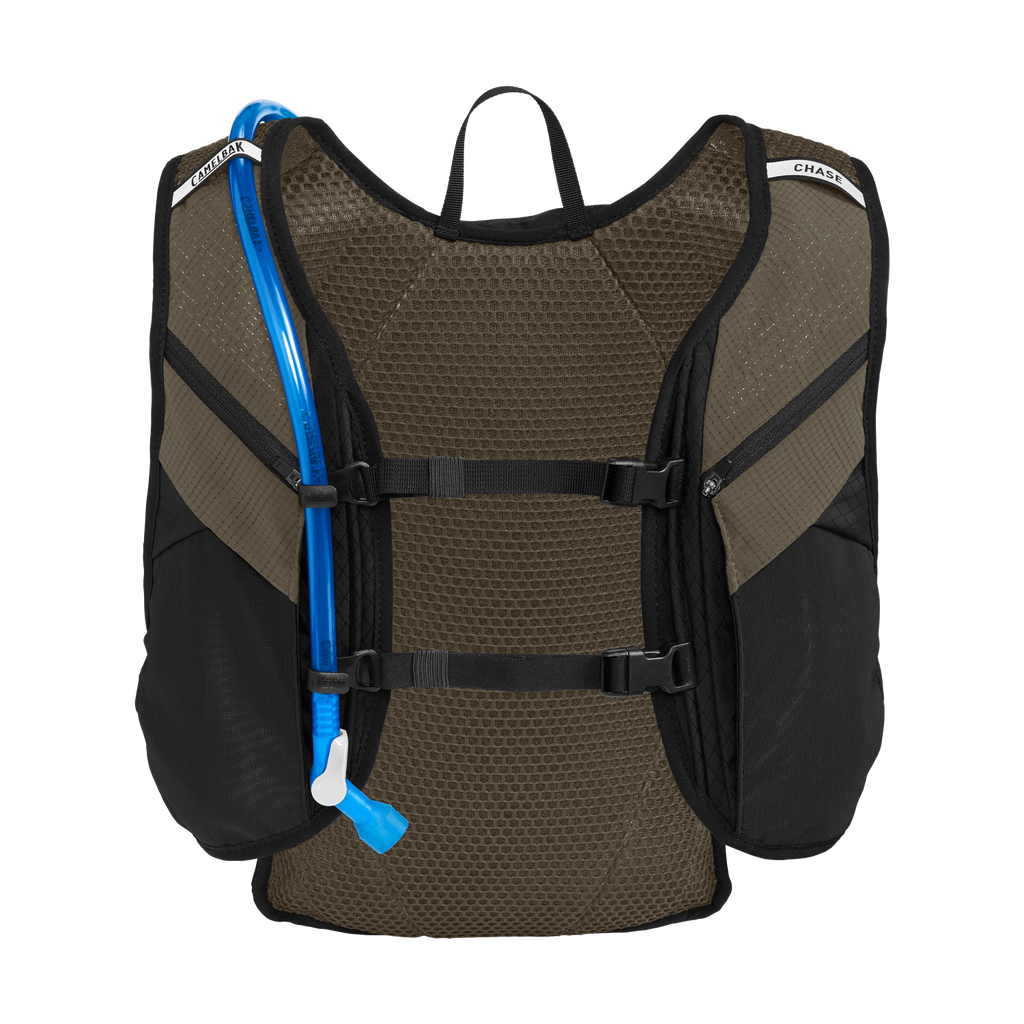 Chase Adventure 8 Vest 70oz, Black/Earth